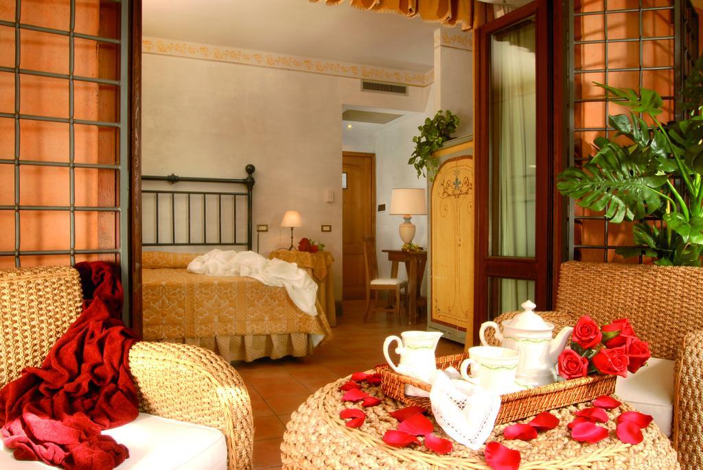Hotel La Locanda Dei Ciocca Гроттаферрата Экстерьер фото